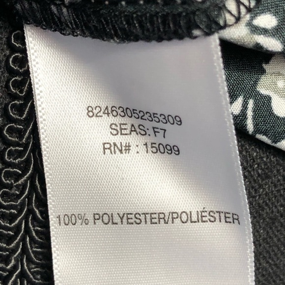 Simply Styled Black Floral Cut Out Long Sleeve Blouse - Picture 5 of 6